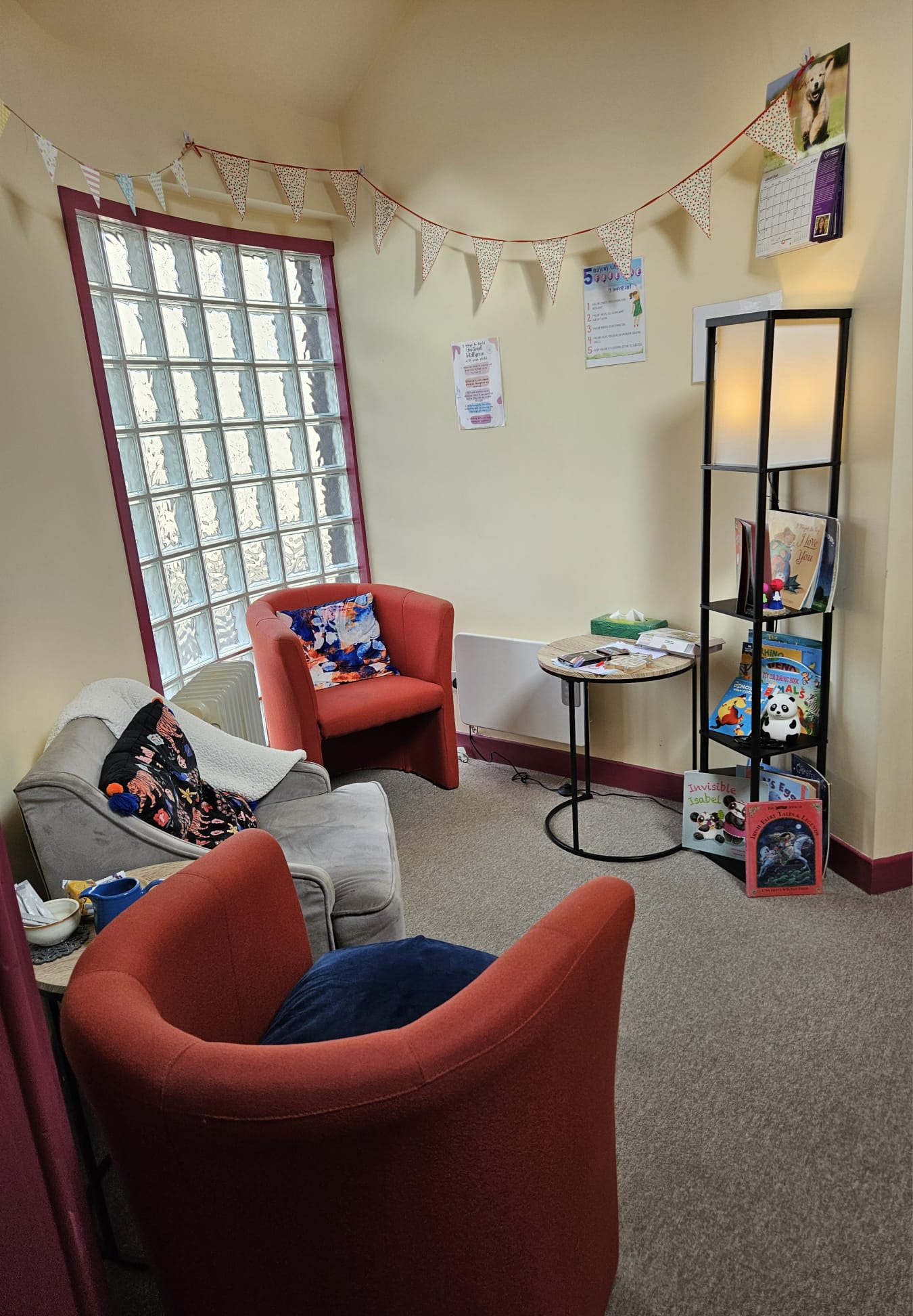 Playroom & waiting area 1