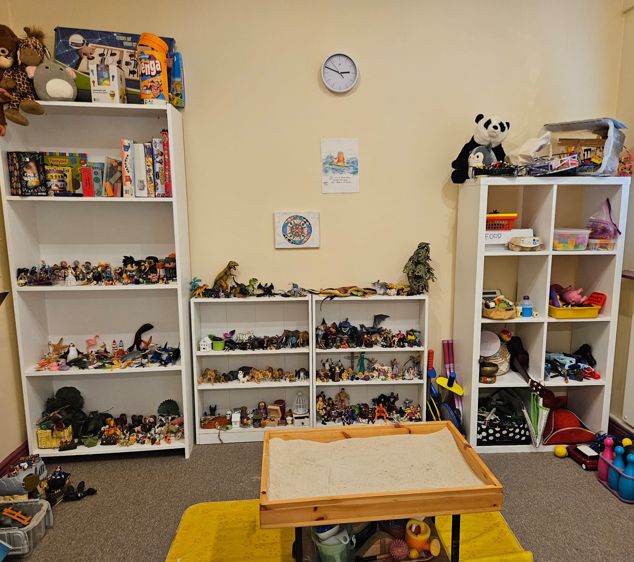 Playroom & waiting area 2